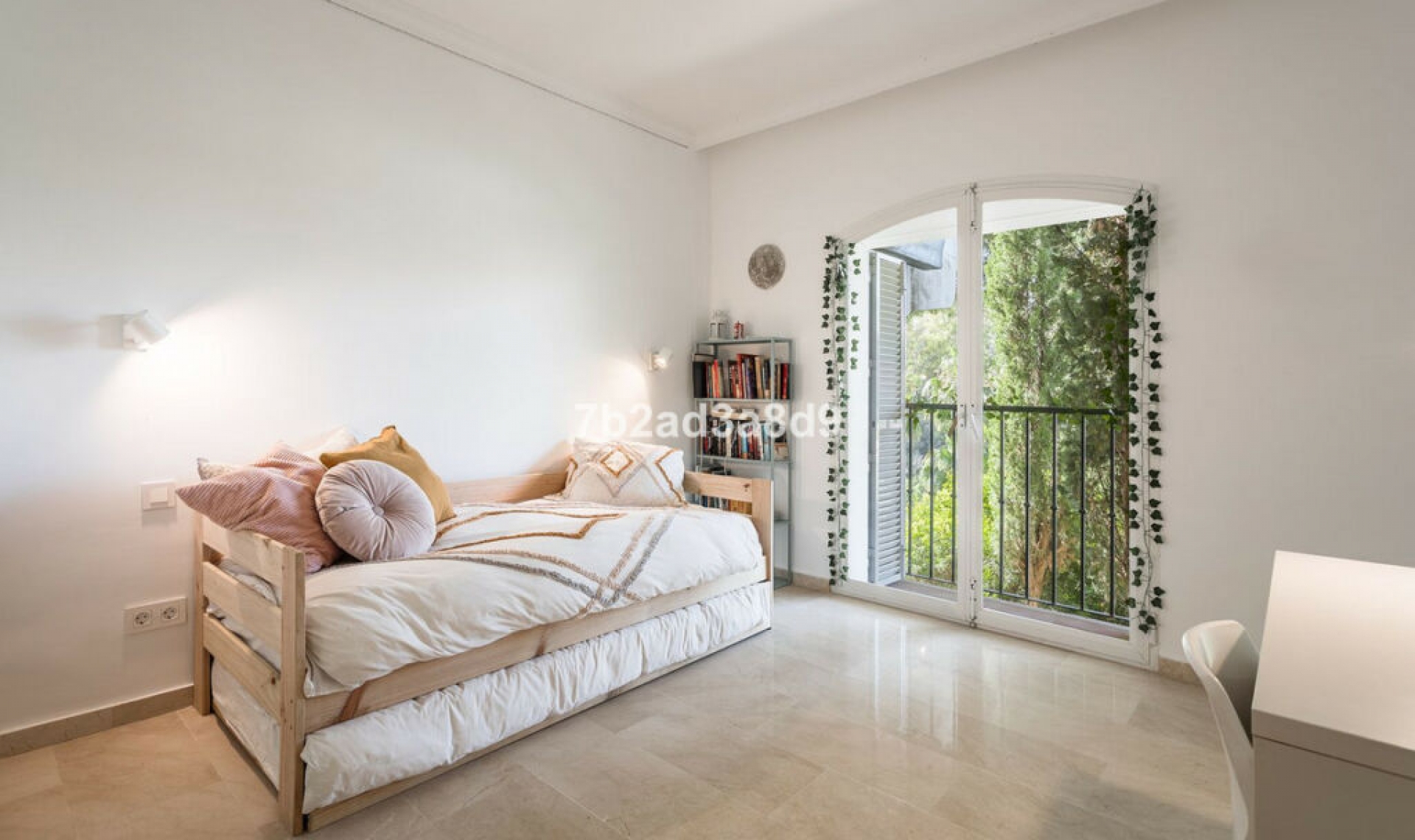 Resale - House -
La Quinta