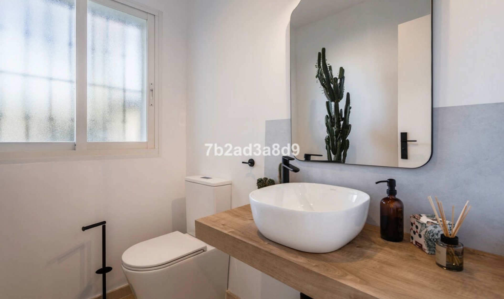 Resale - House -
La Quinta