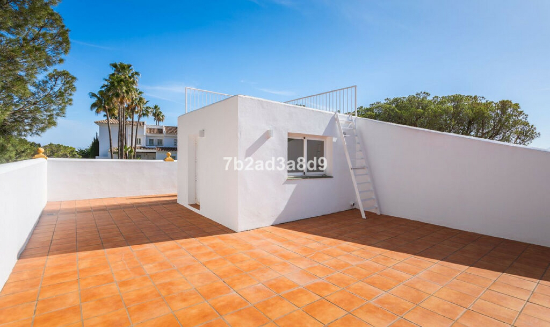 Resale - House -
La Quinta