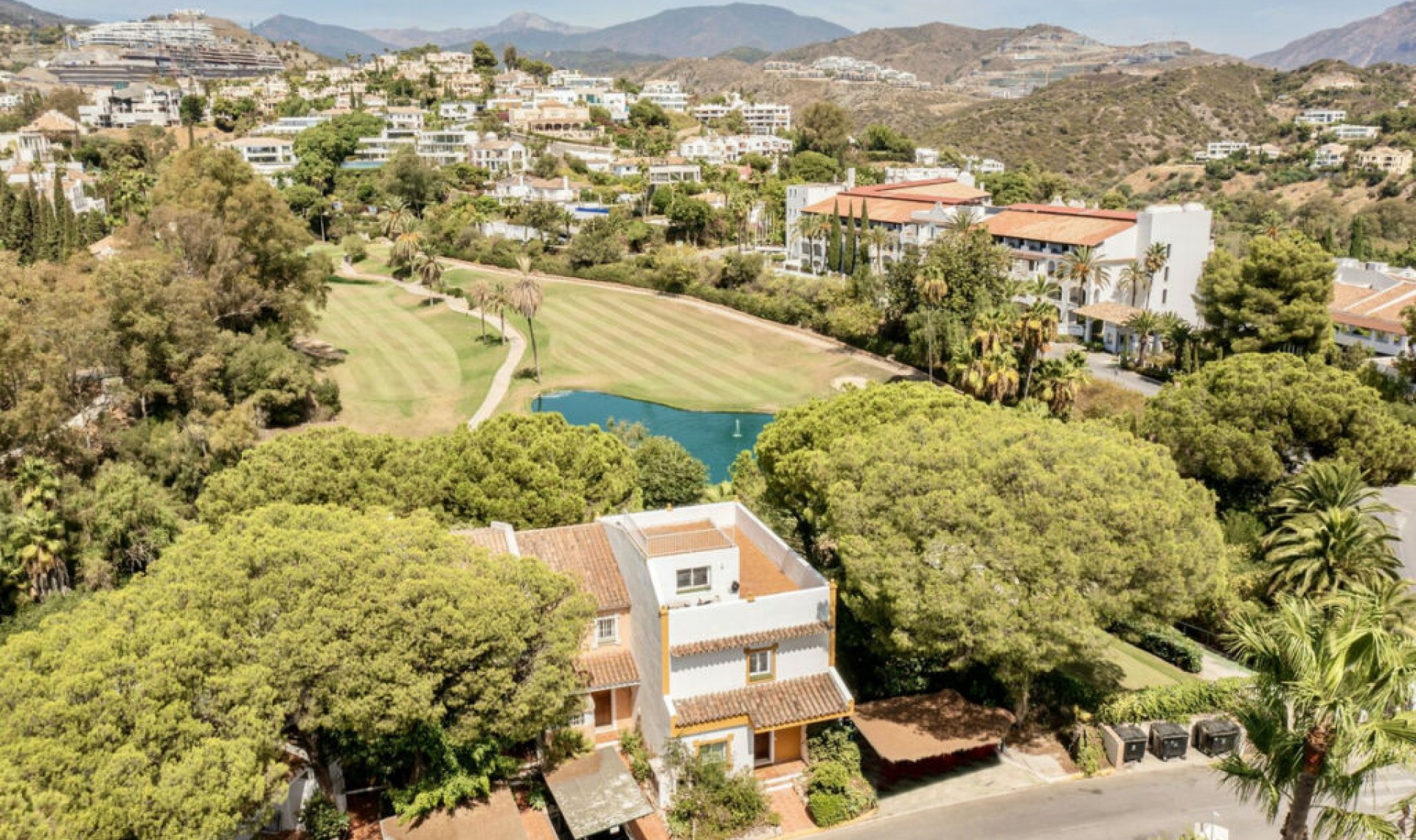 Resale - House -
La Quinta