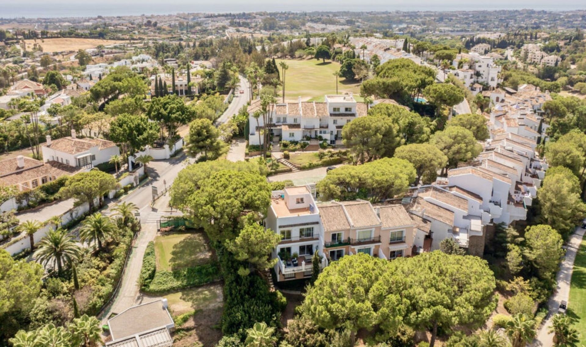 Resale - House -
La Quinta