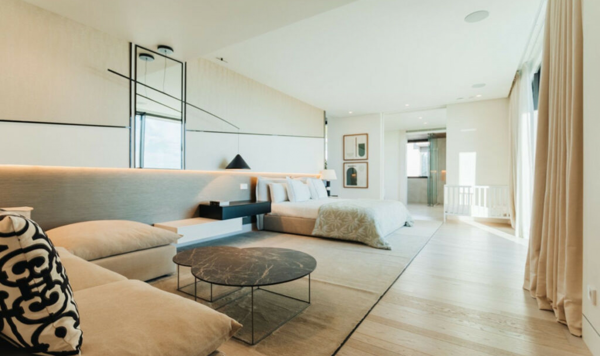 Resale - House -
La Quinta