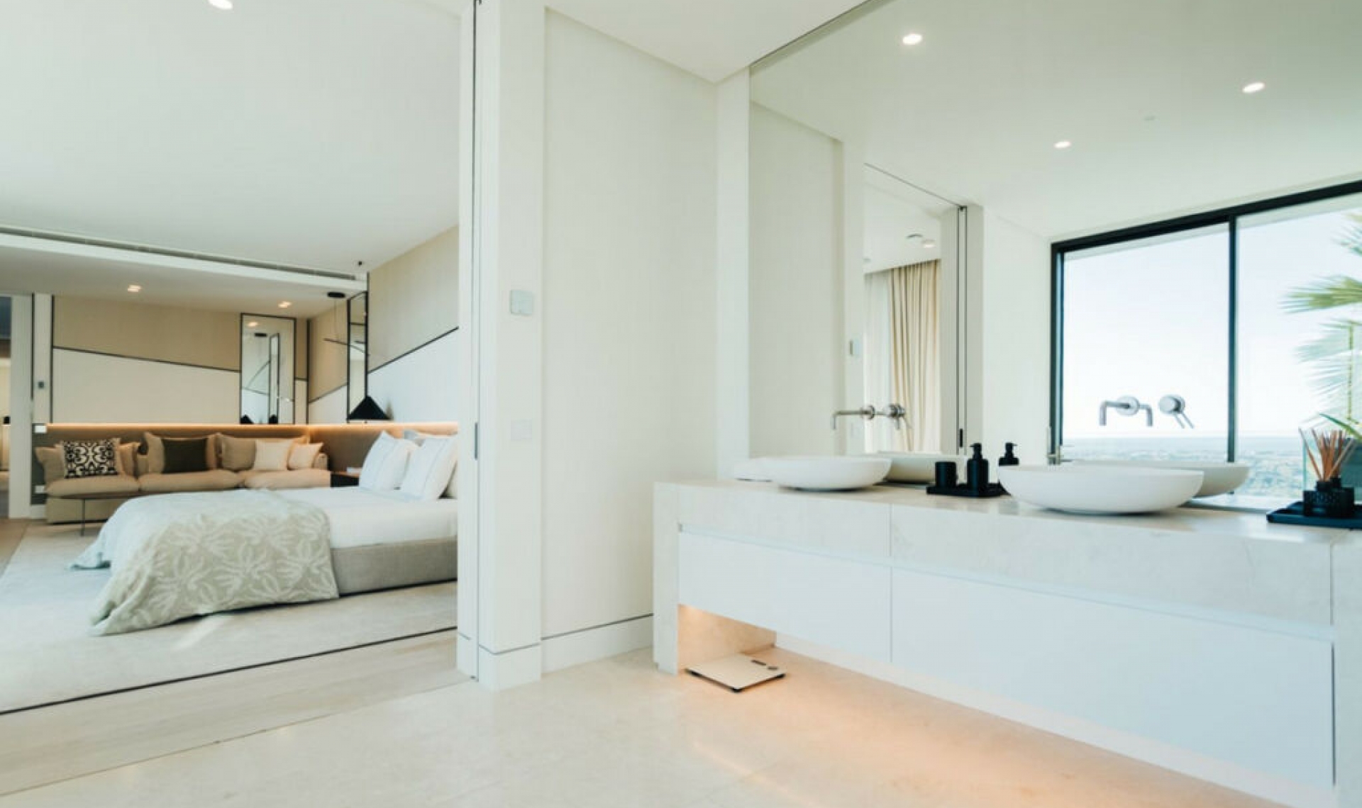 Resale - House -
La Quinta