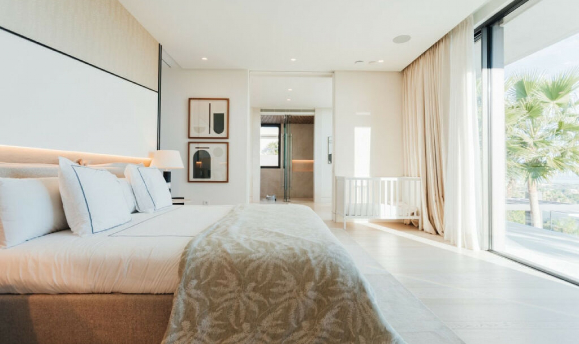 Resale - House -
La Quinta