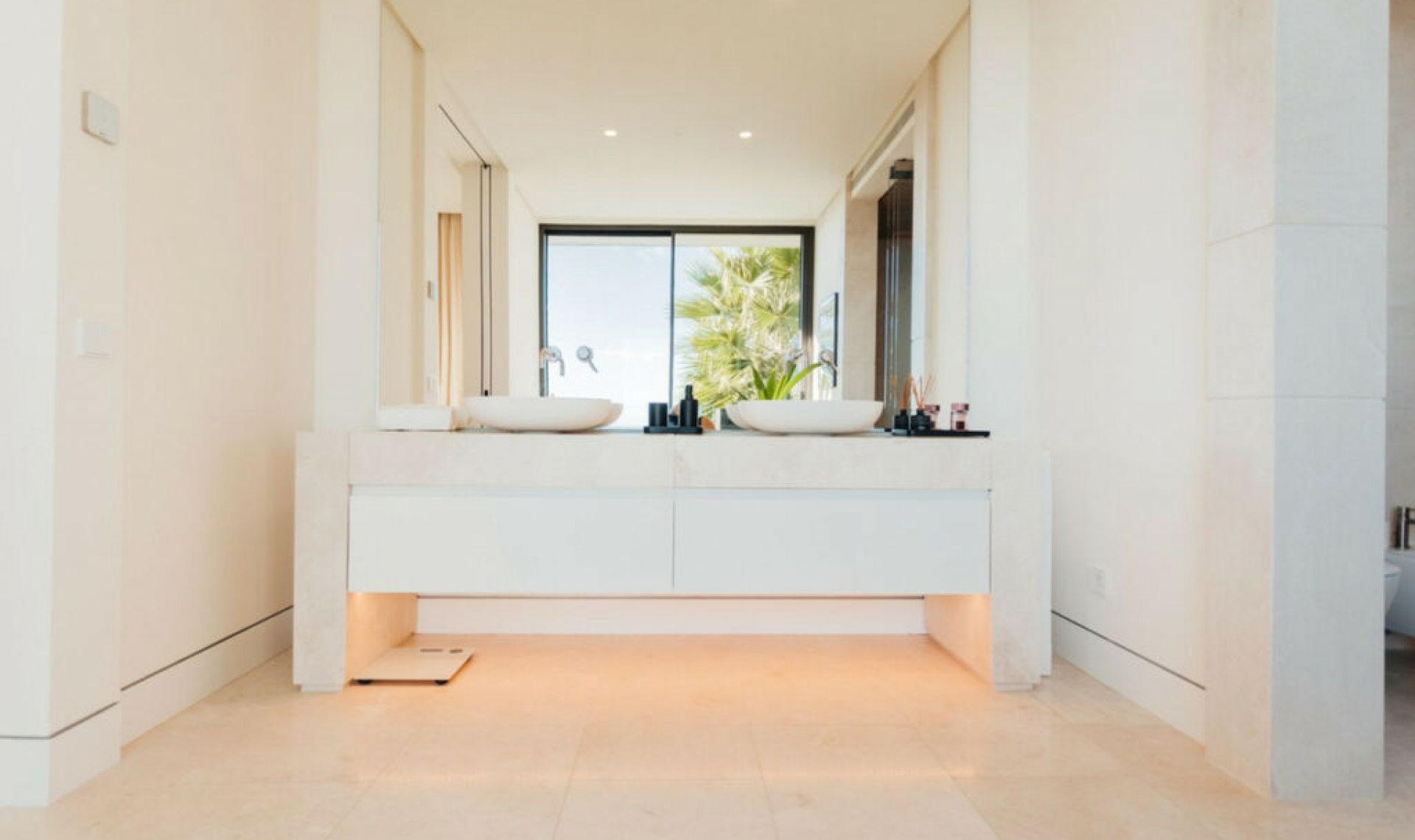 Resale - House -
La Quinta