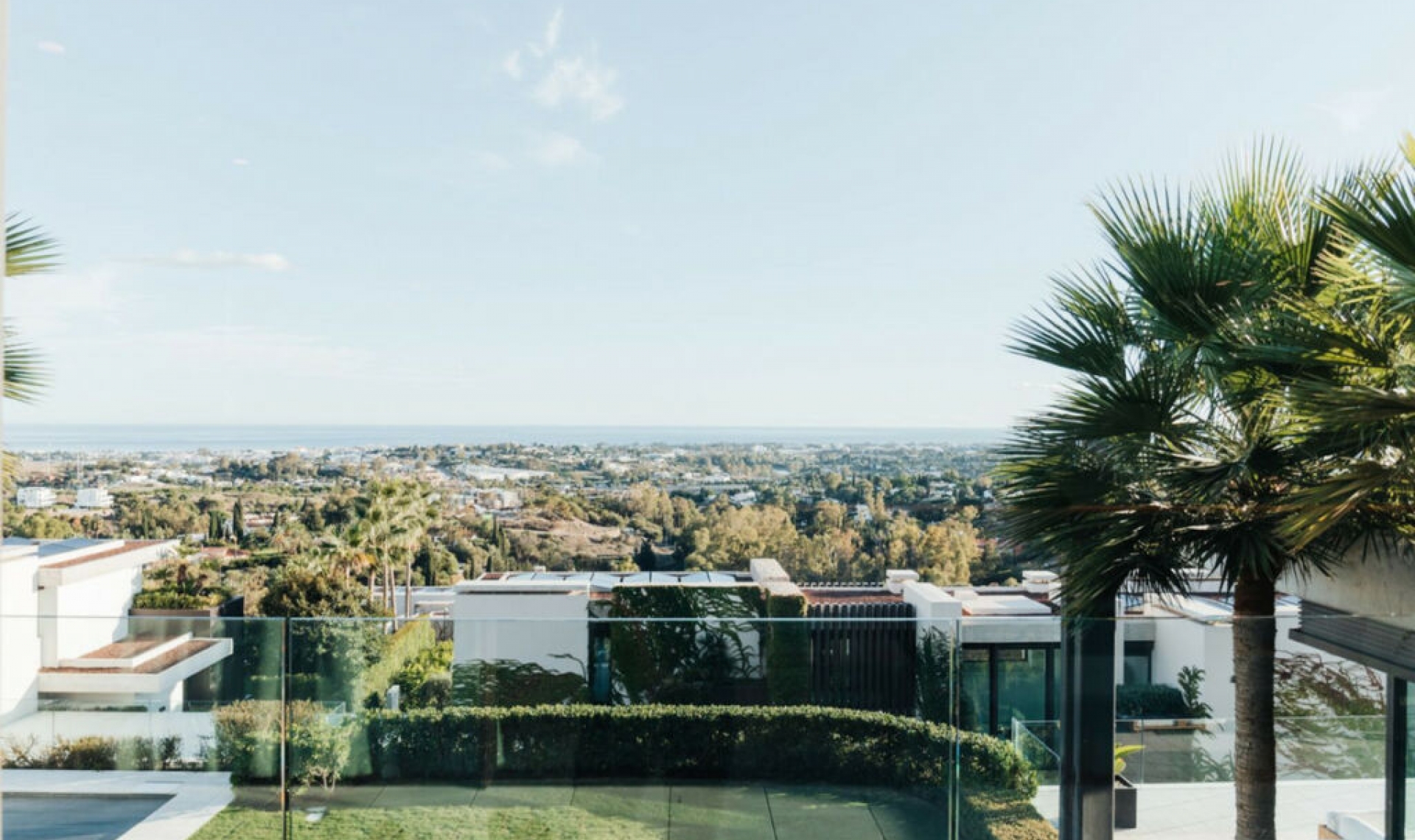 Resale - House -
La Quinta