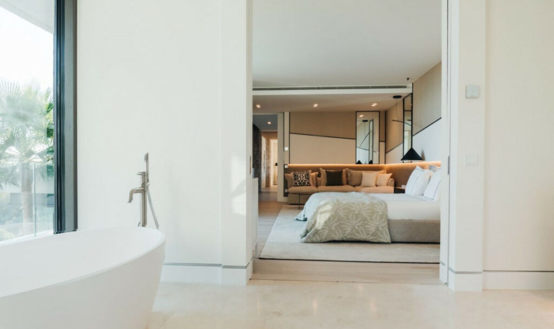 Resale - House -
La Quinta