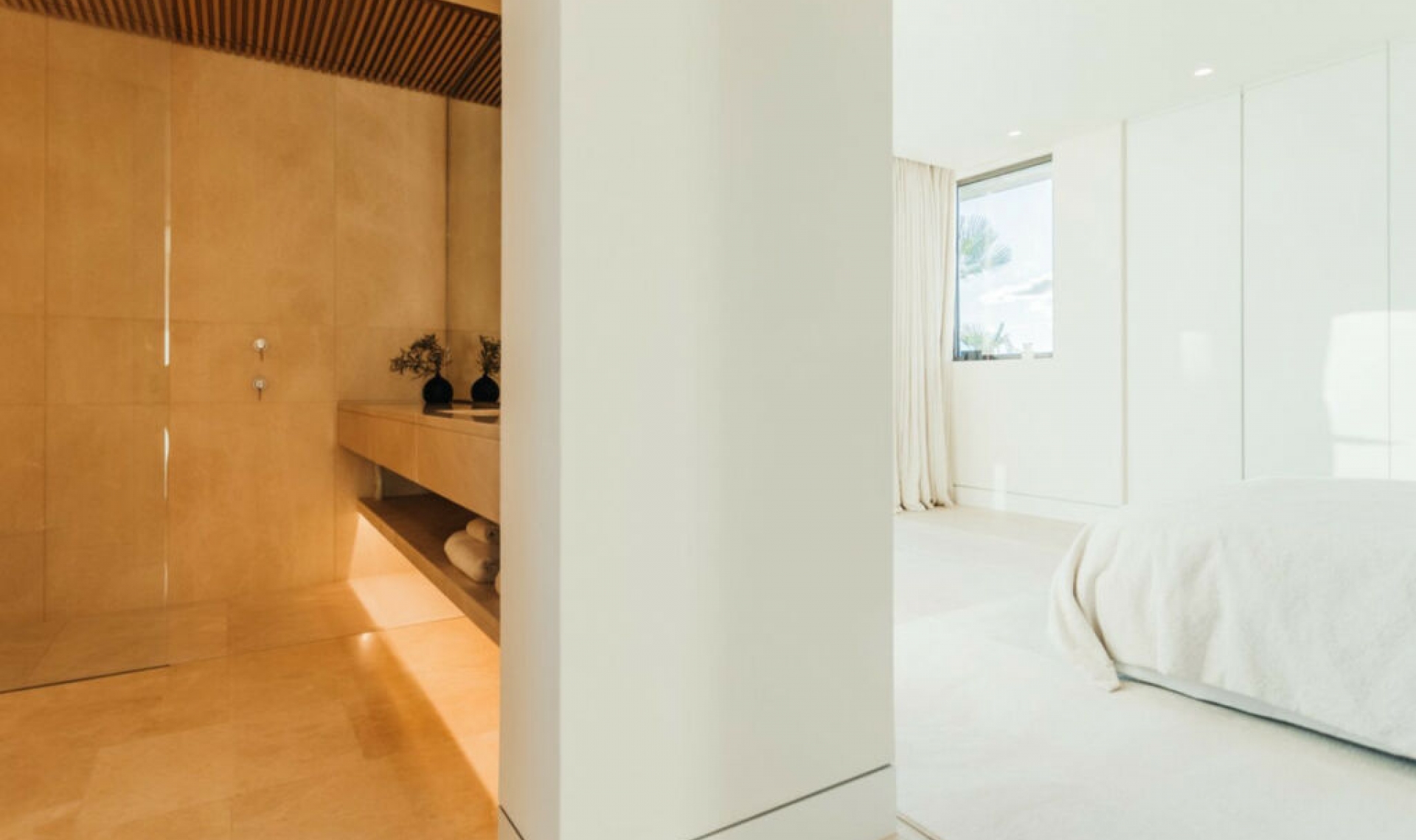 Resale - House -
La Quinta