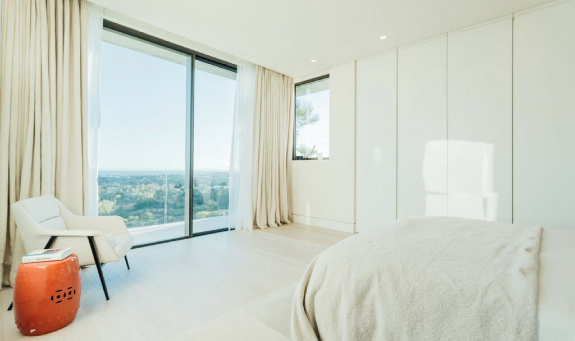 Resale - House -
La Quinta