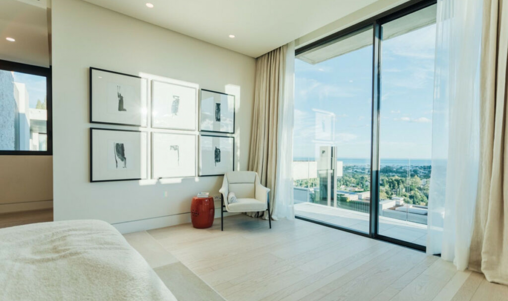 Resale - House -
La Quinta