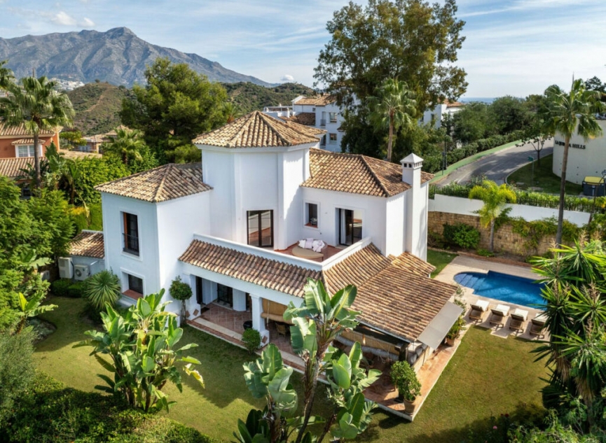 Resale - House -
La Quinta