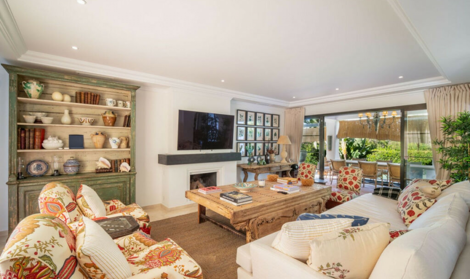 Resale - House -
La Quinta