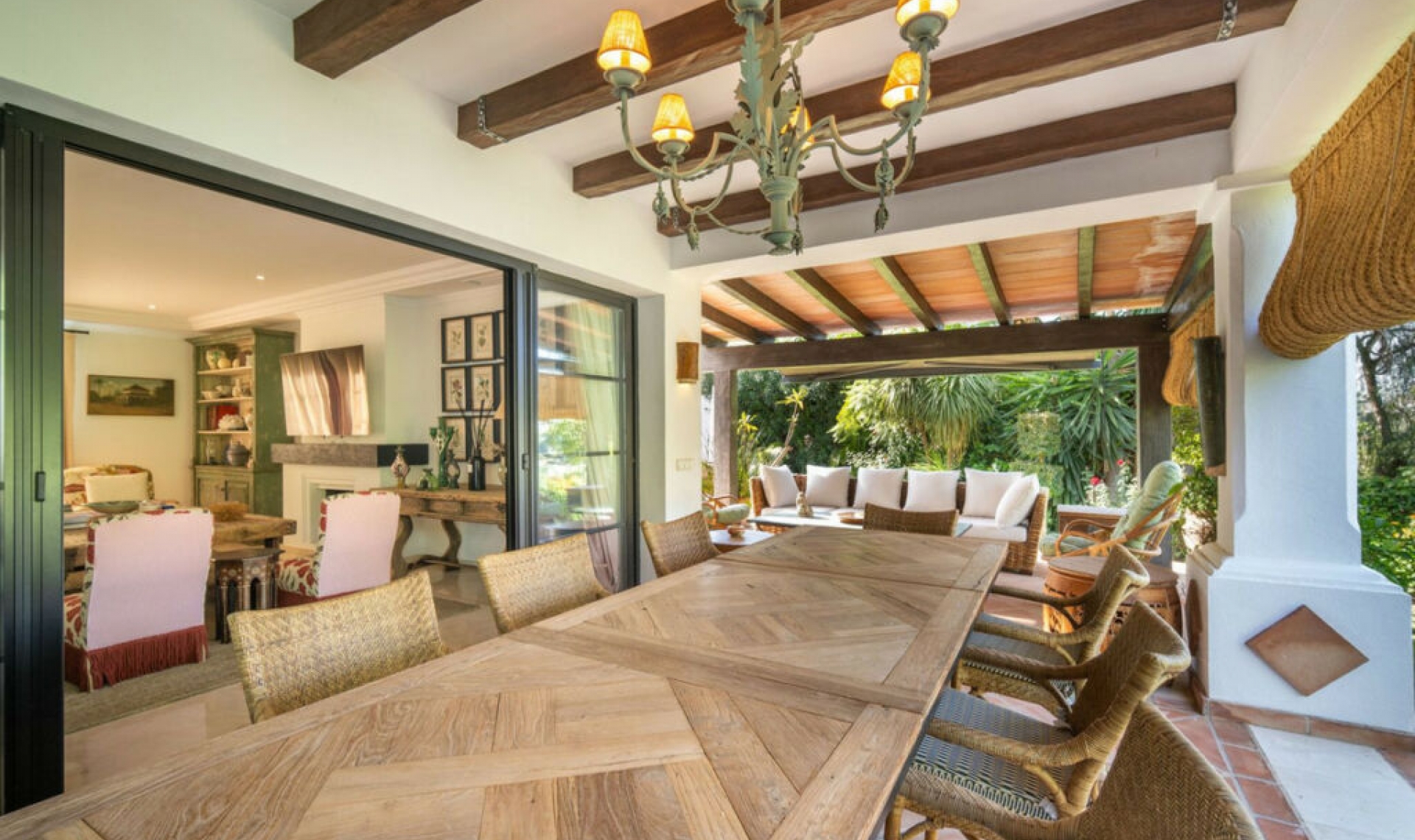 Resale - House -
La Quinta