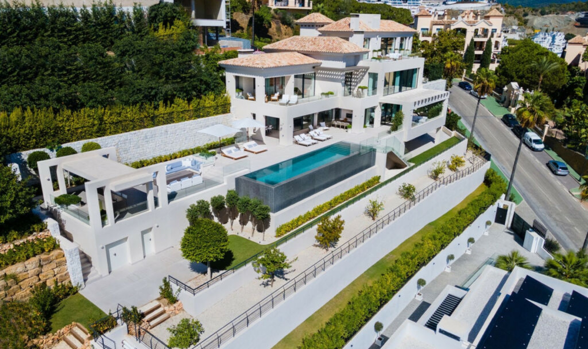 Resale - House -
La Quinta