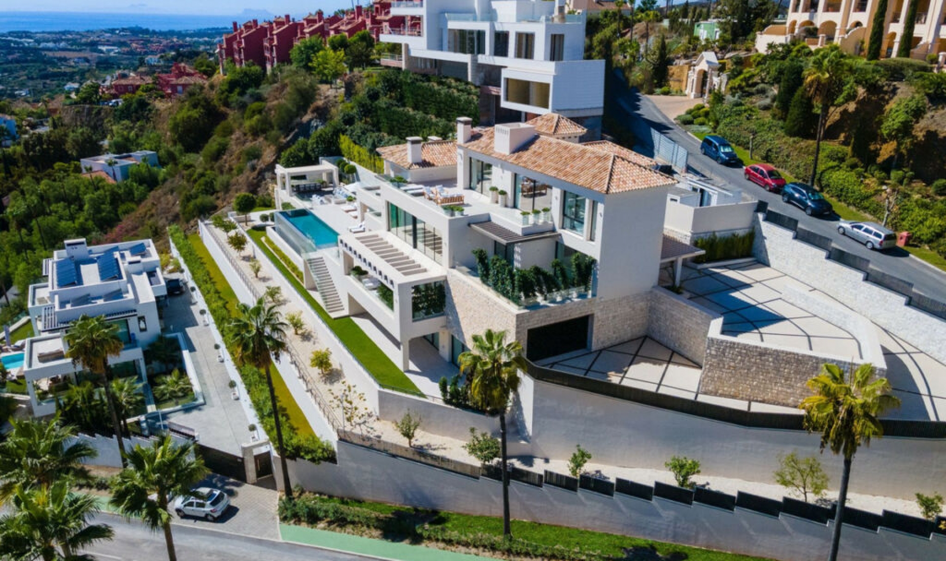 Resale - House -
La Quinta