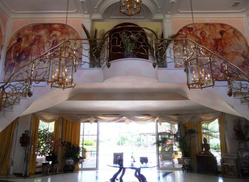 Resale - House -
La Quinta