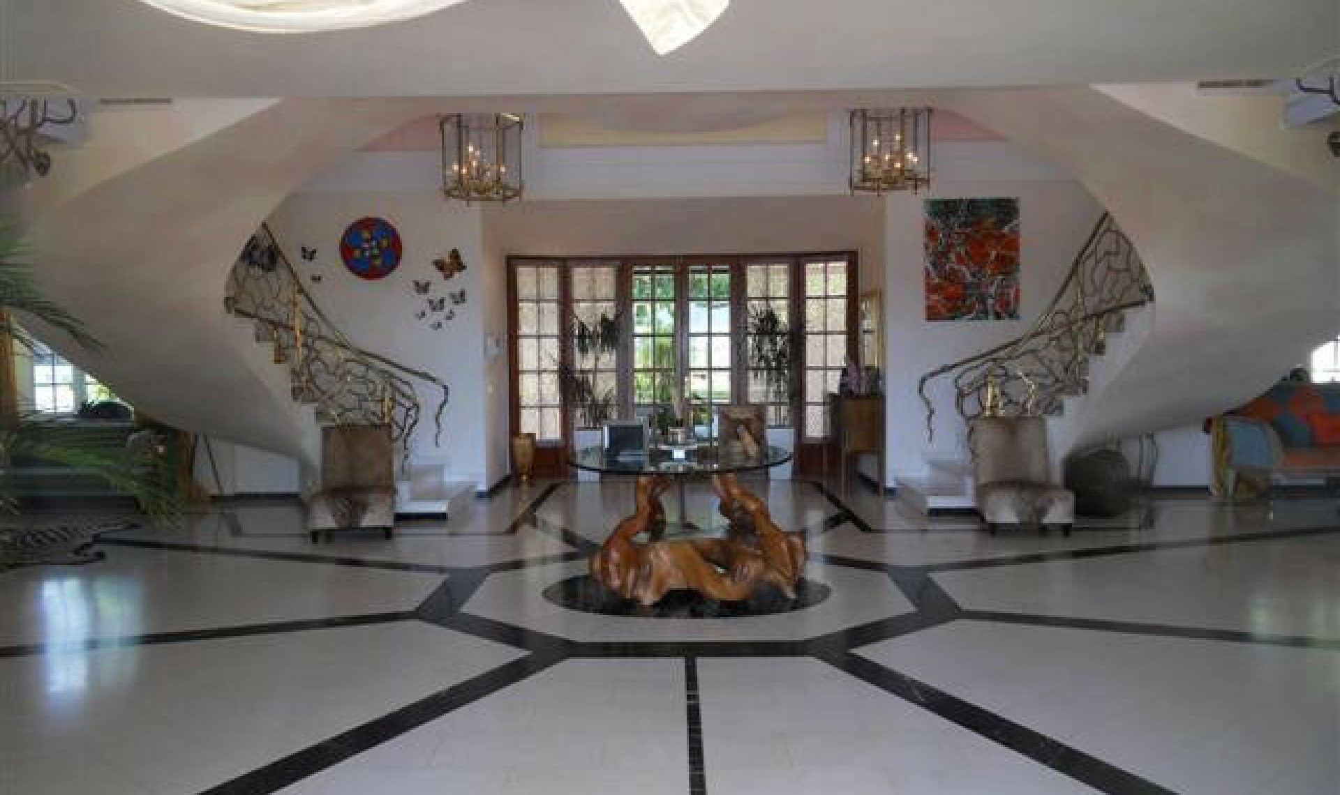 Resale - House -
La Quinta