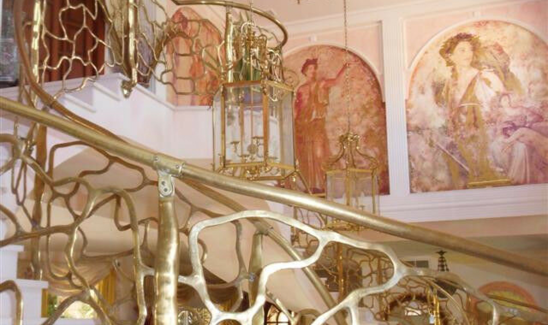 Resale - House -
La Quinta