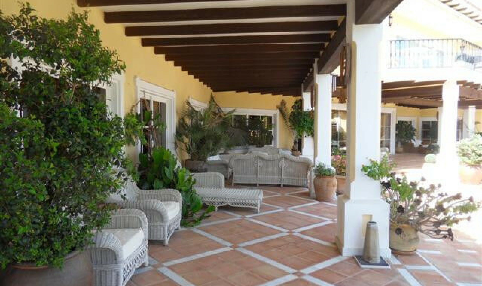 Resale - House -
La Quinta