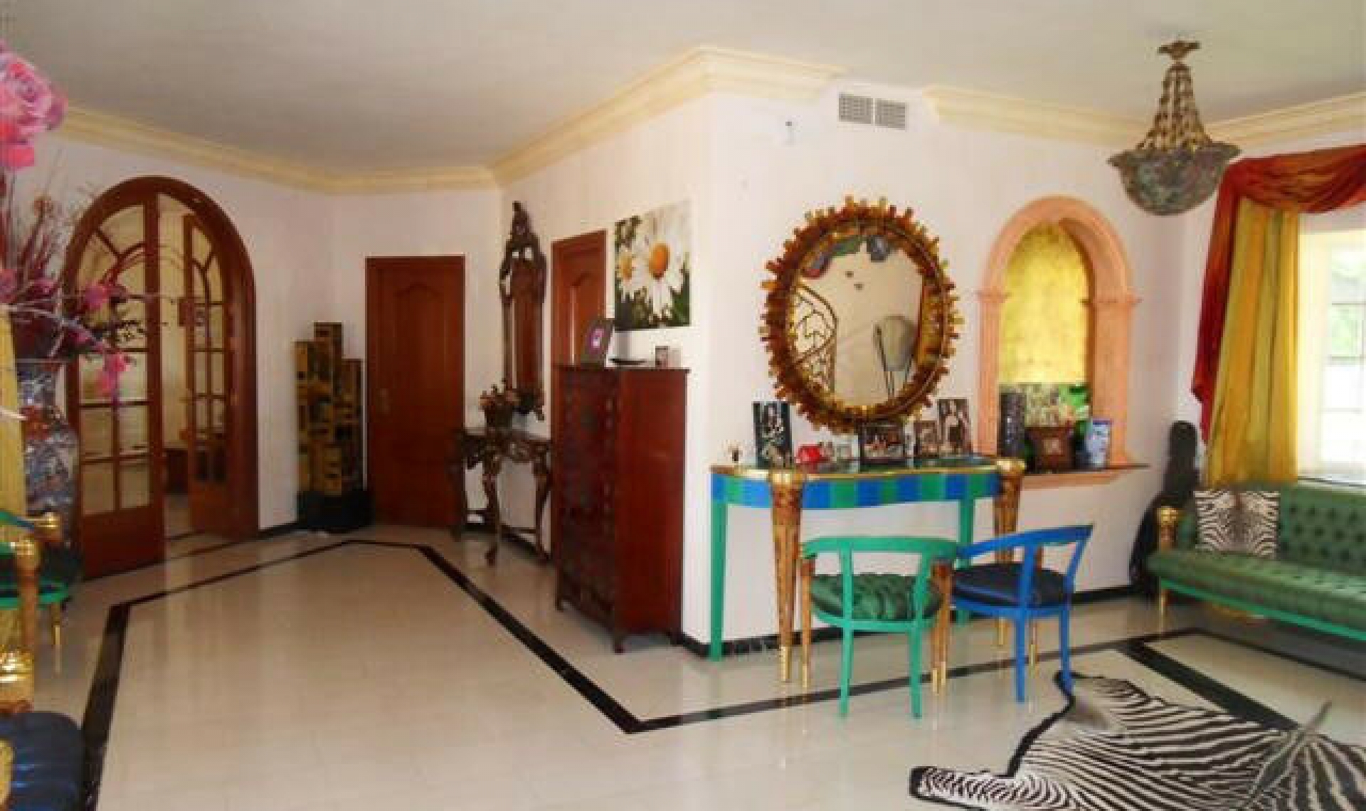 Resale - House -
La Quinta