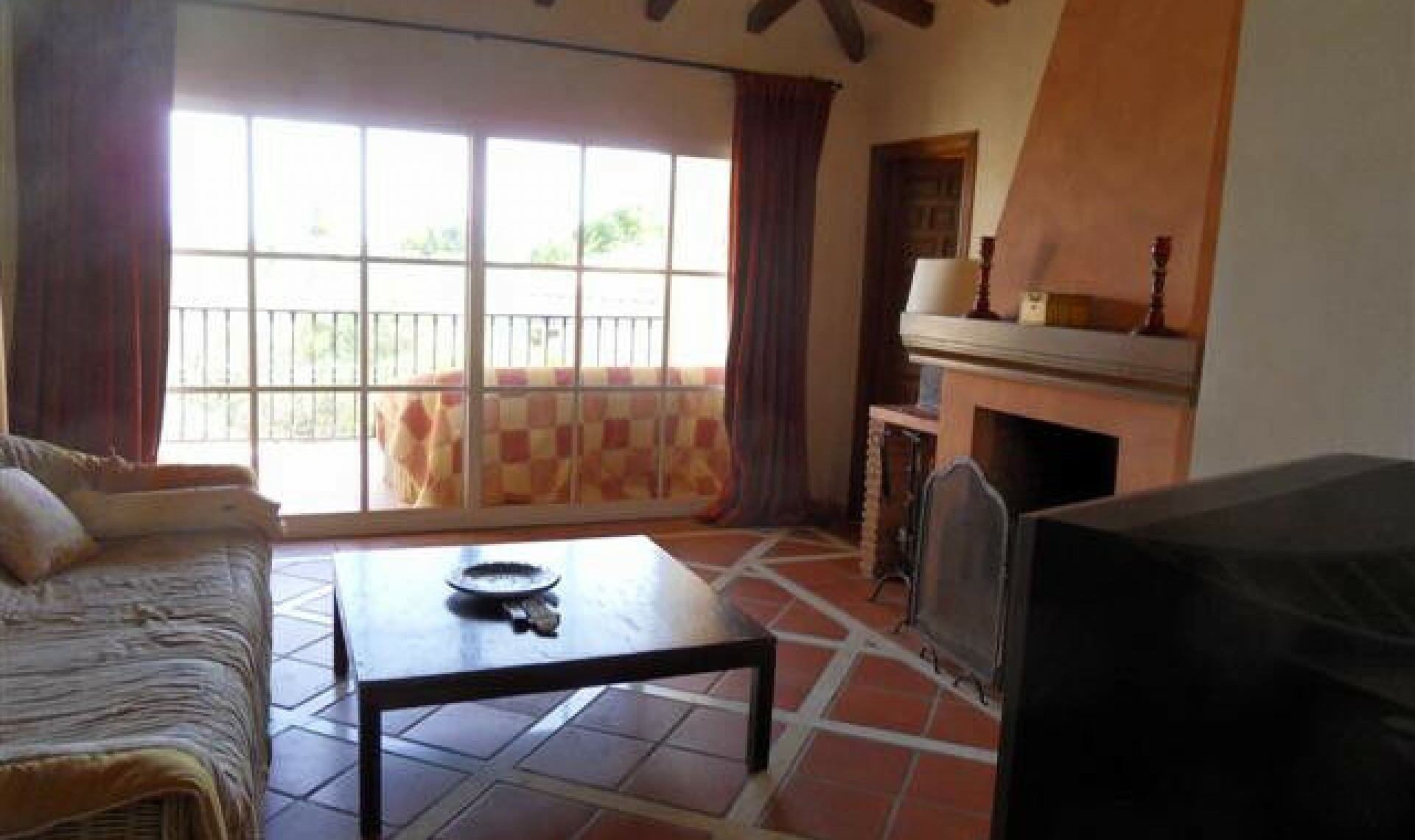 Resale - House -
La Quinta