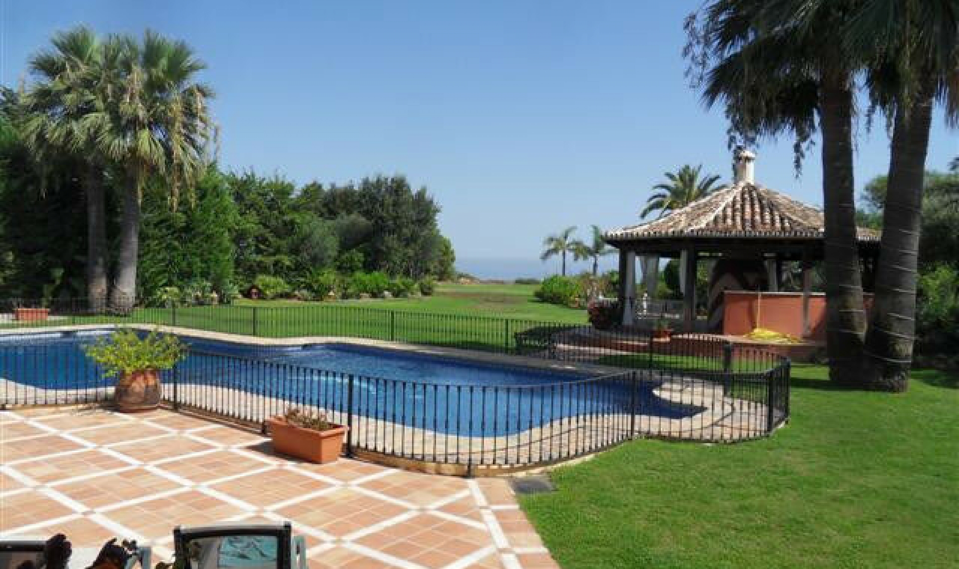 Resale - House -
La Quinta