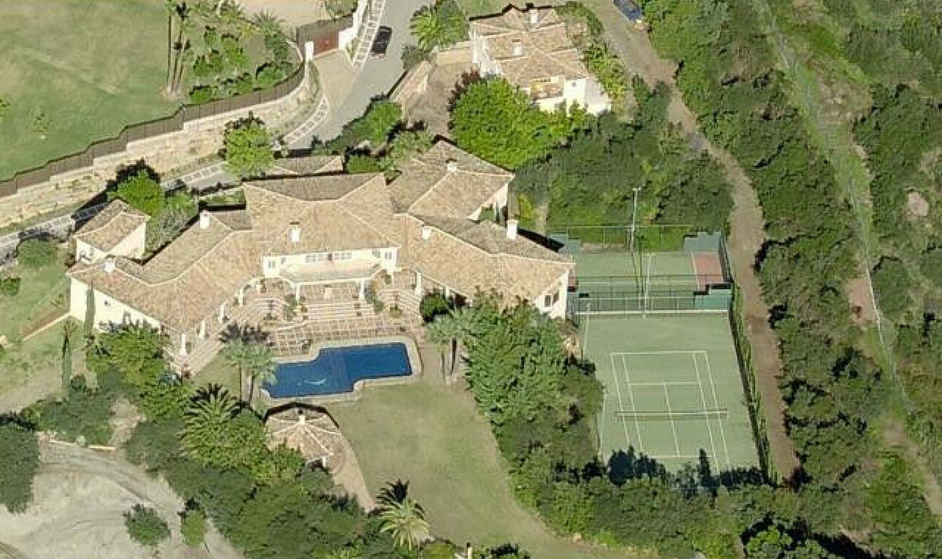 Resale - House -
La Quinta