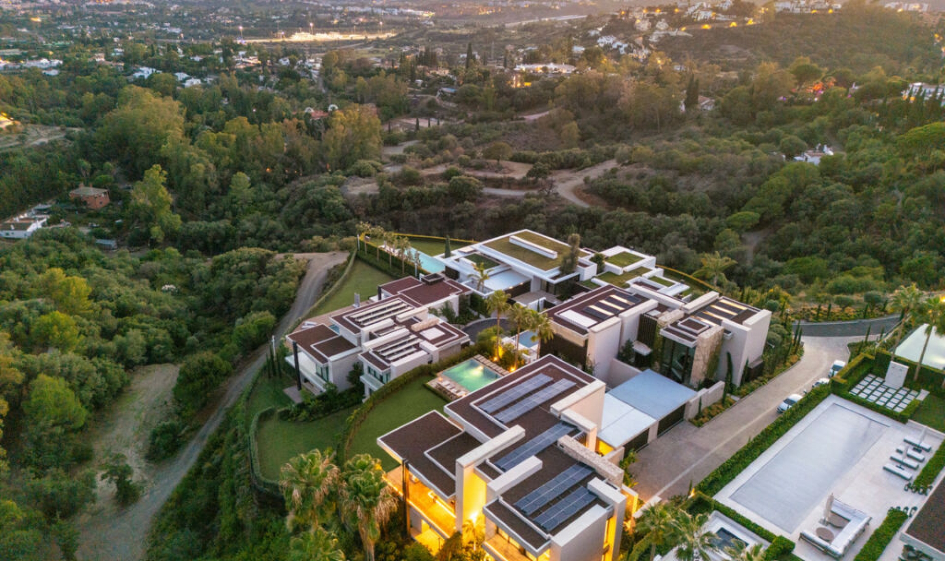 Resale - House -
La Quinta