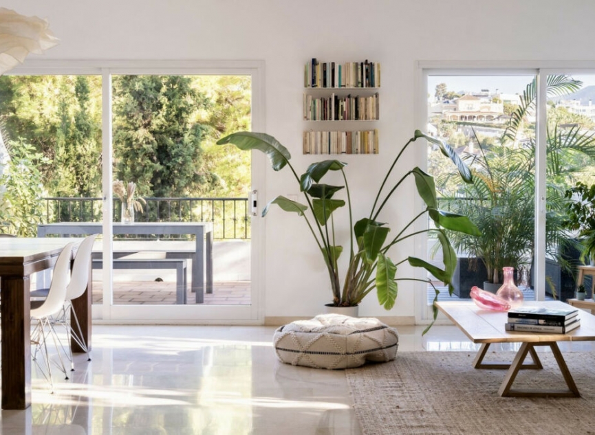 Resale - House -
La Quinta