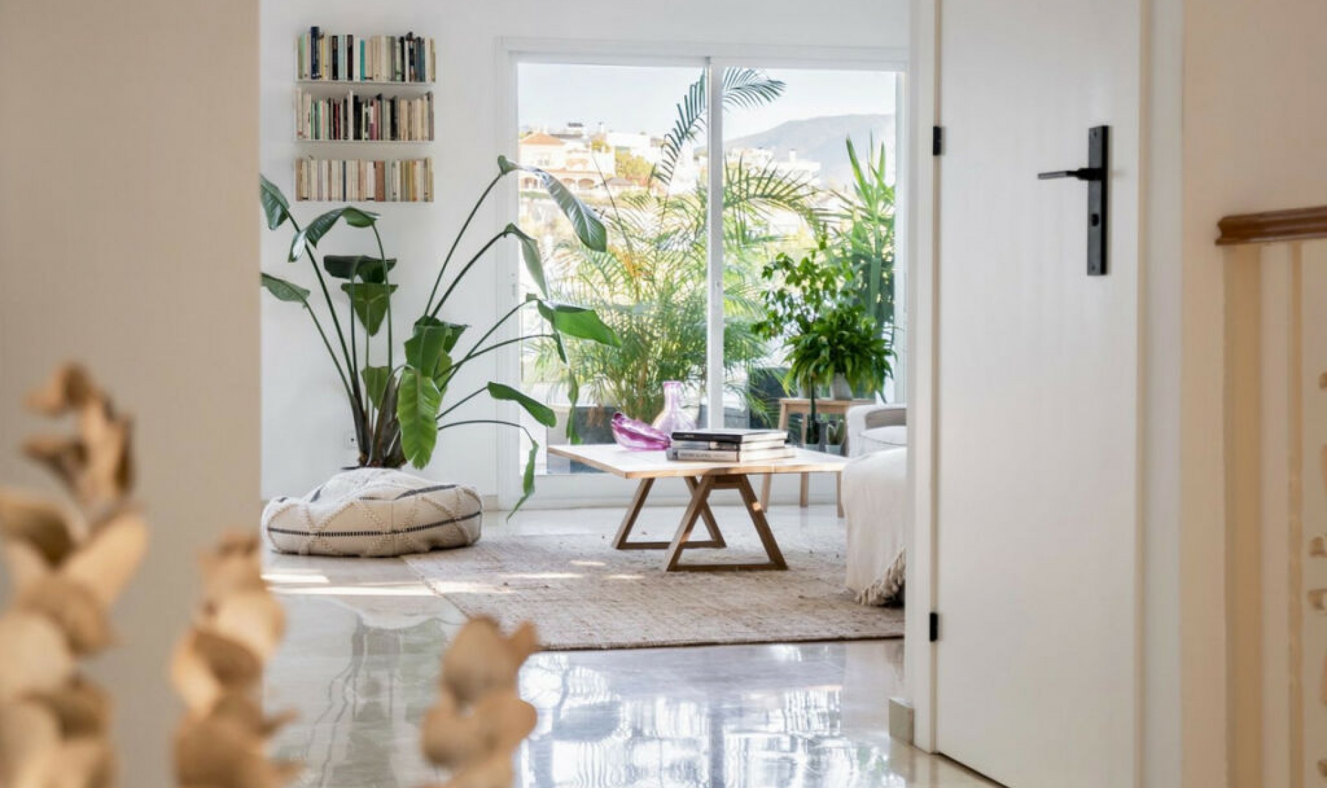 Resale - House -
La Quinta