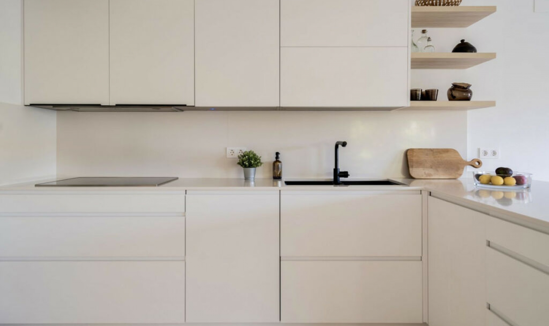 Resale - House -
La Quinta