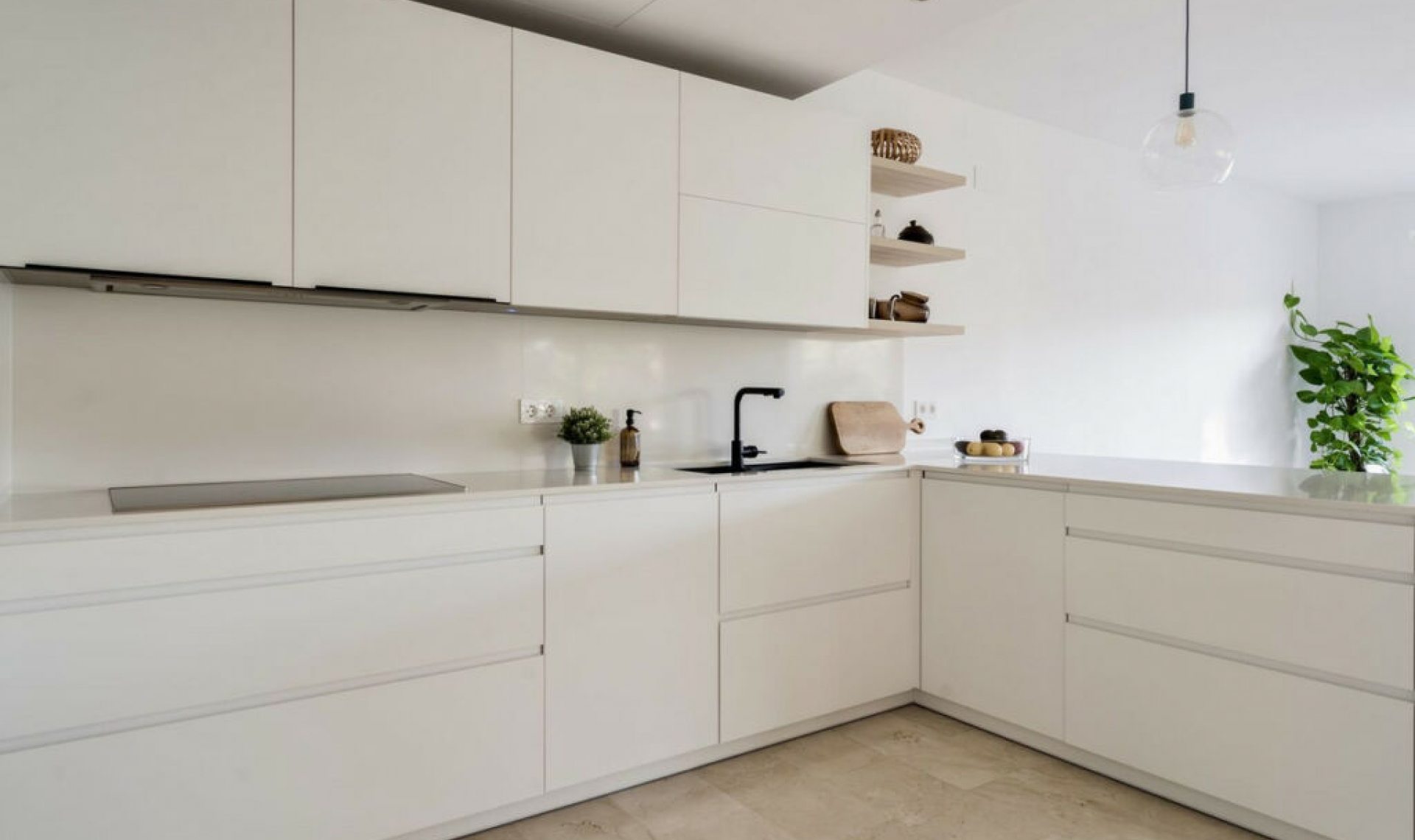 Resale - House -
La Quinta