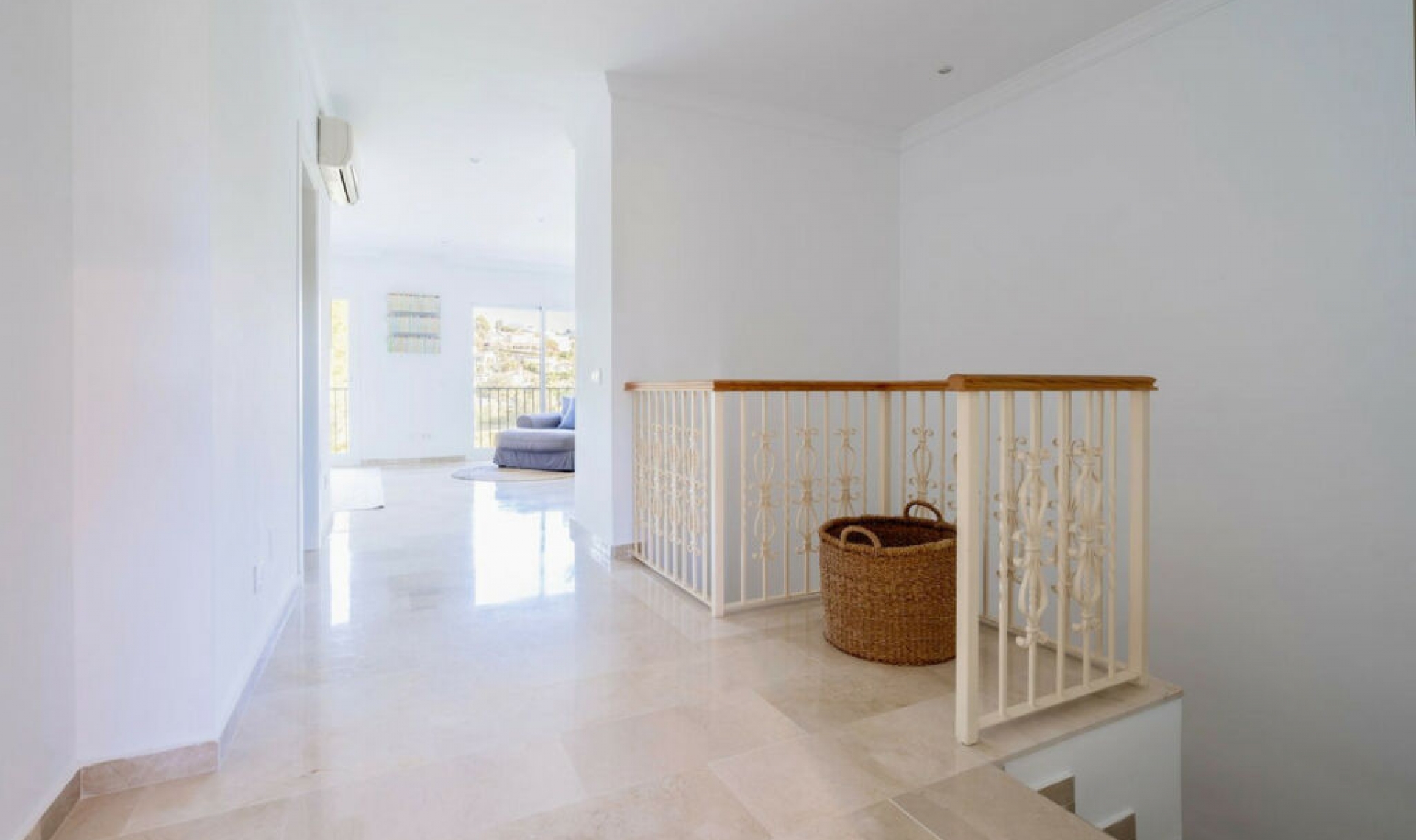 Resale - House -
La Quinta