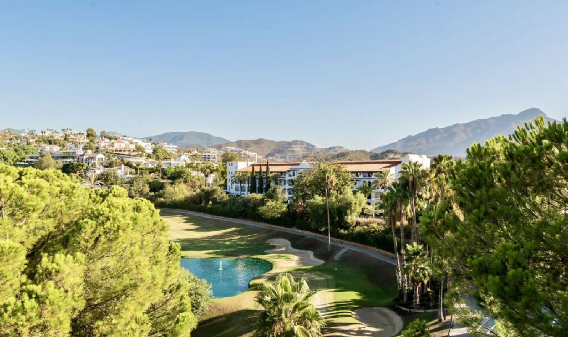 Resale - House -
La Quinta