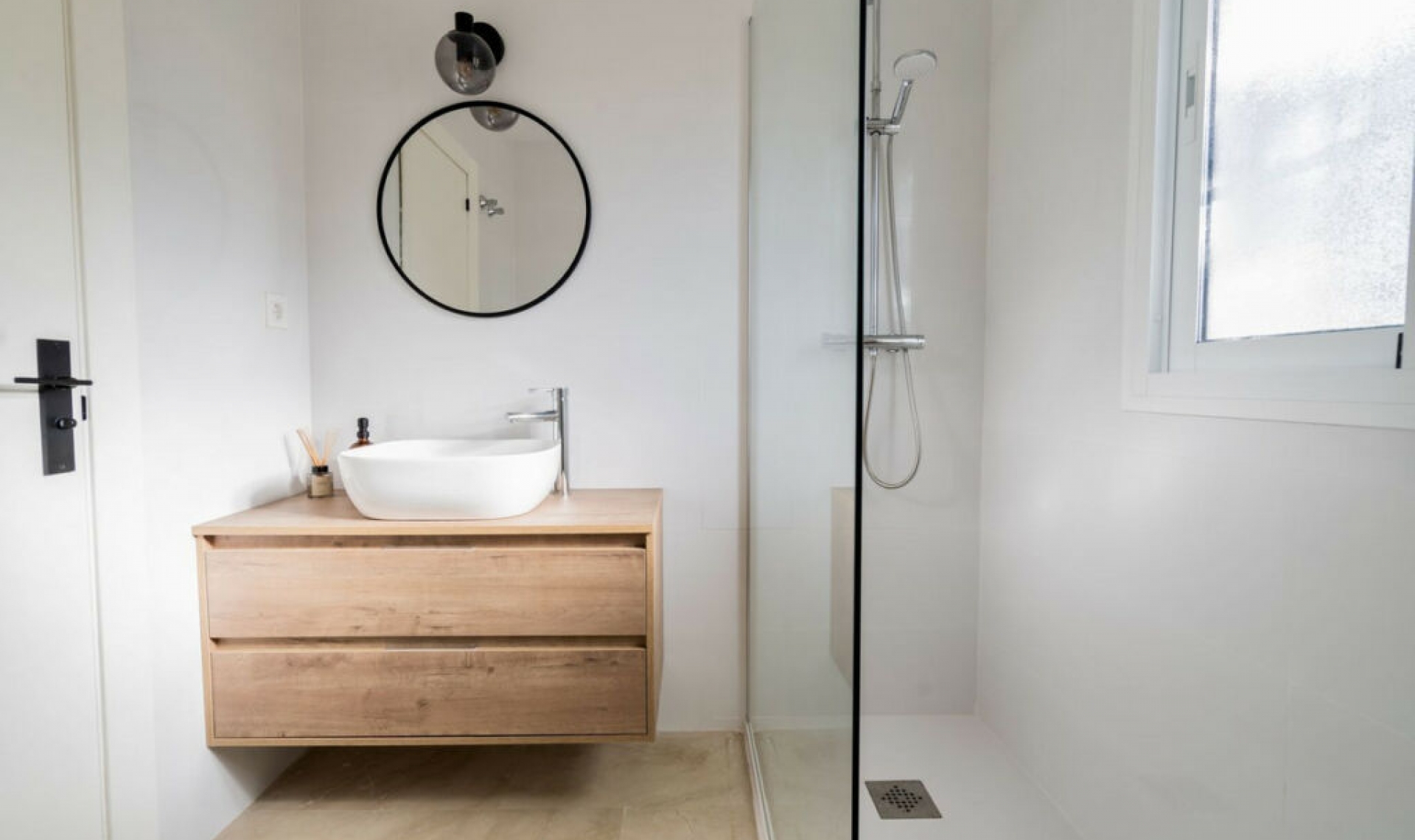 Resale - House -
La Quinta