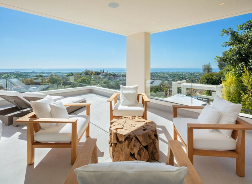 Resale - House -
La Quinta