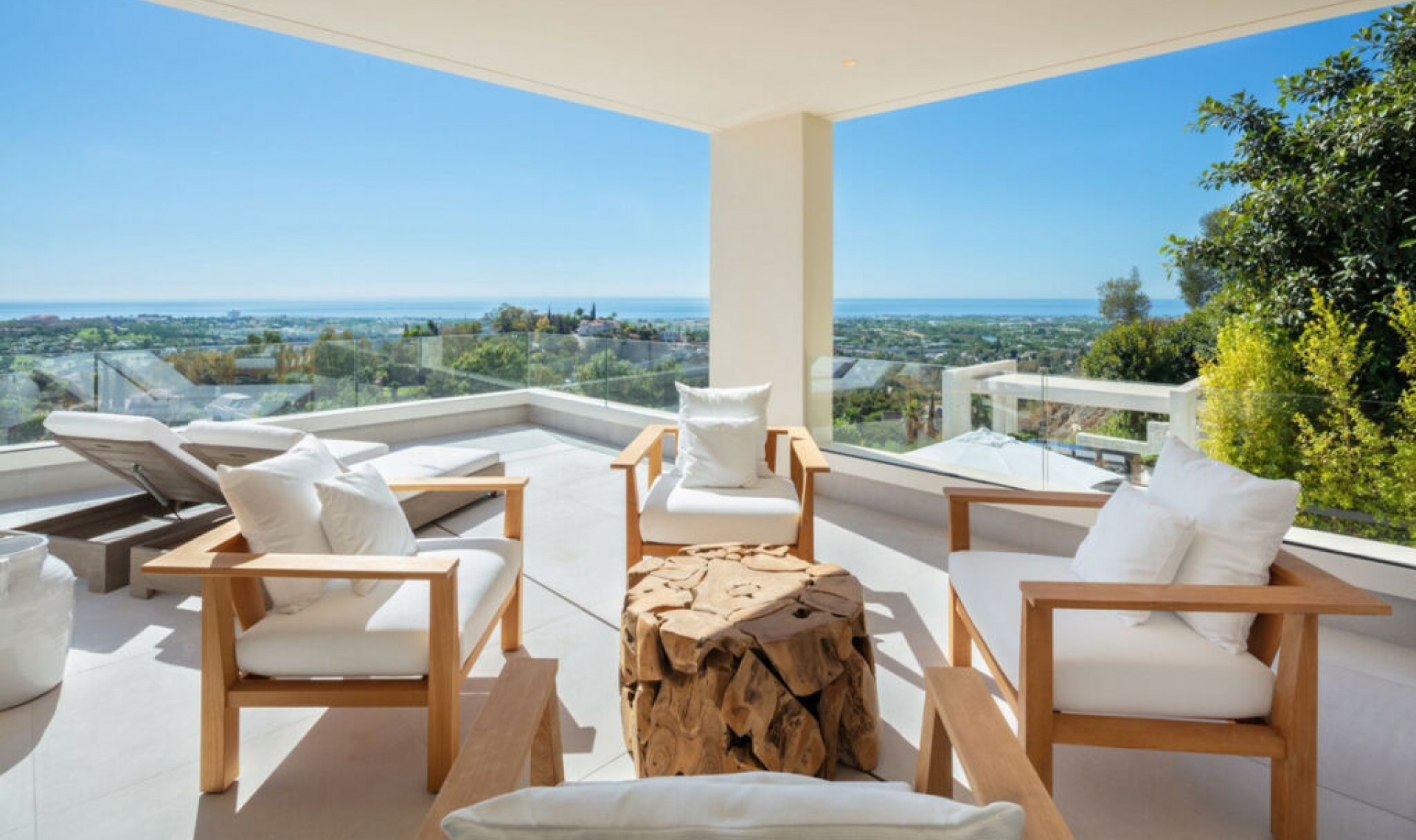 Resale - House -
La Quinta