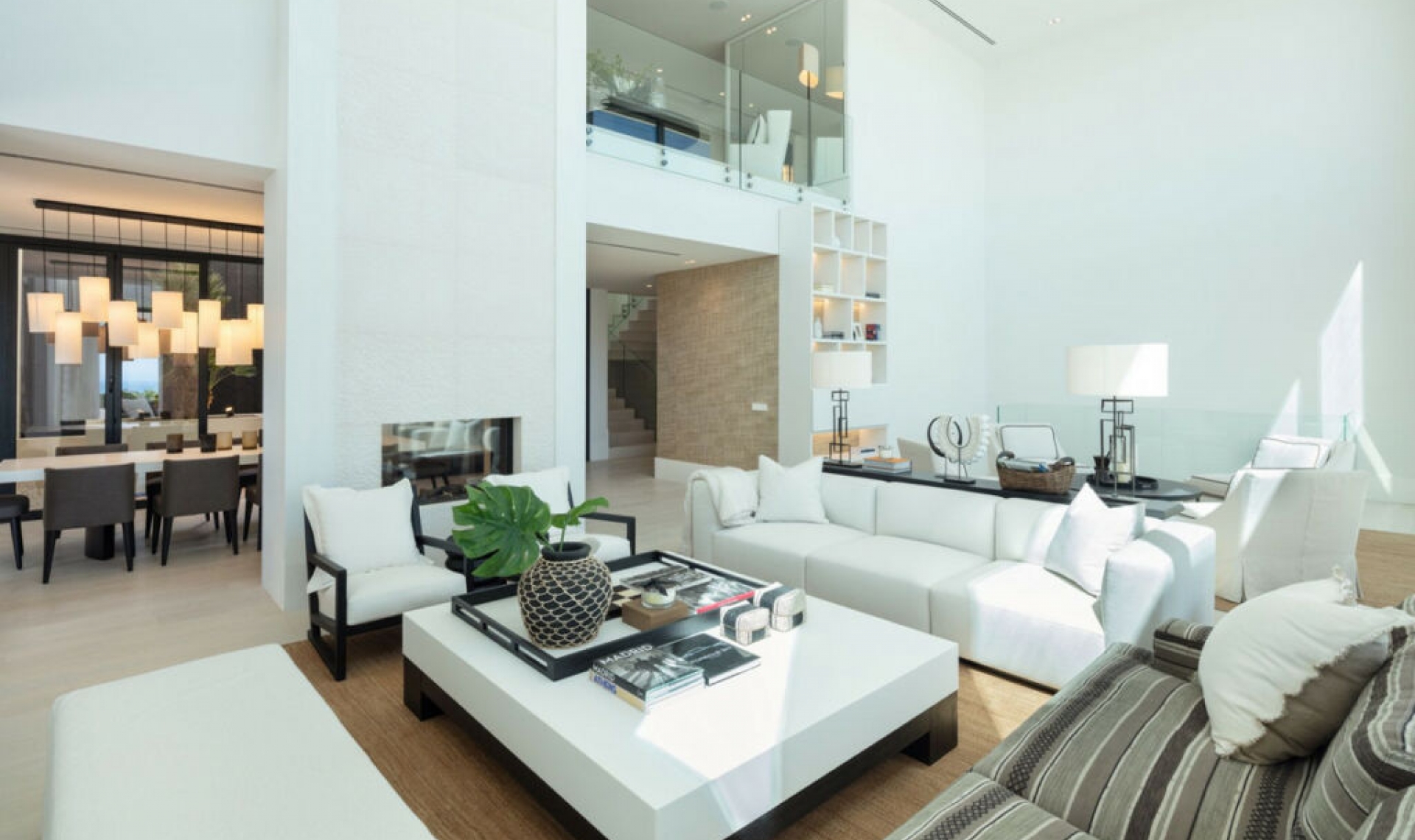 Resale - House -
La Quinta