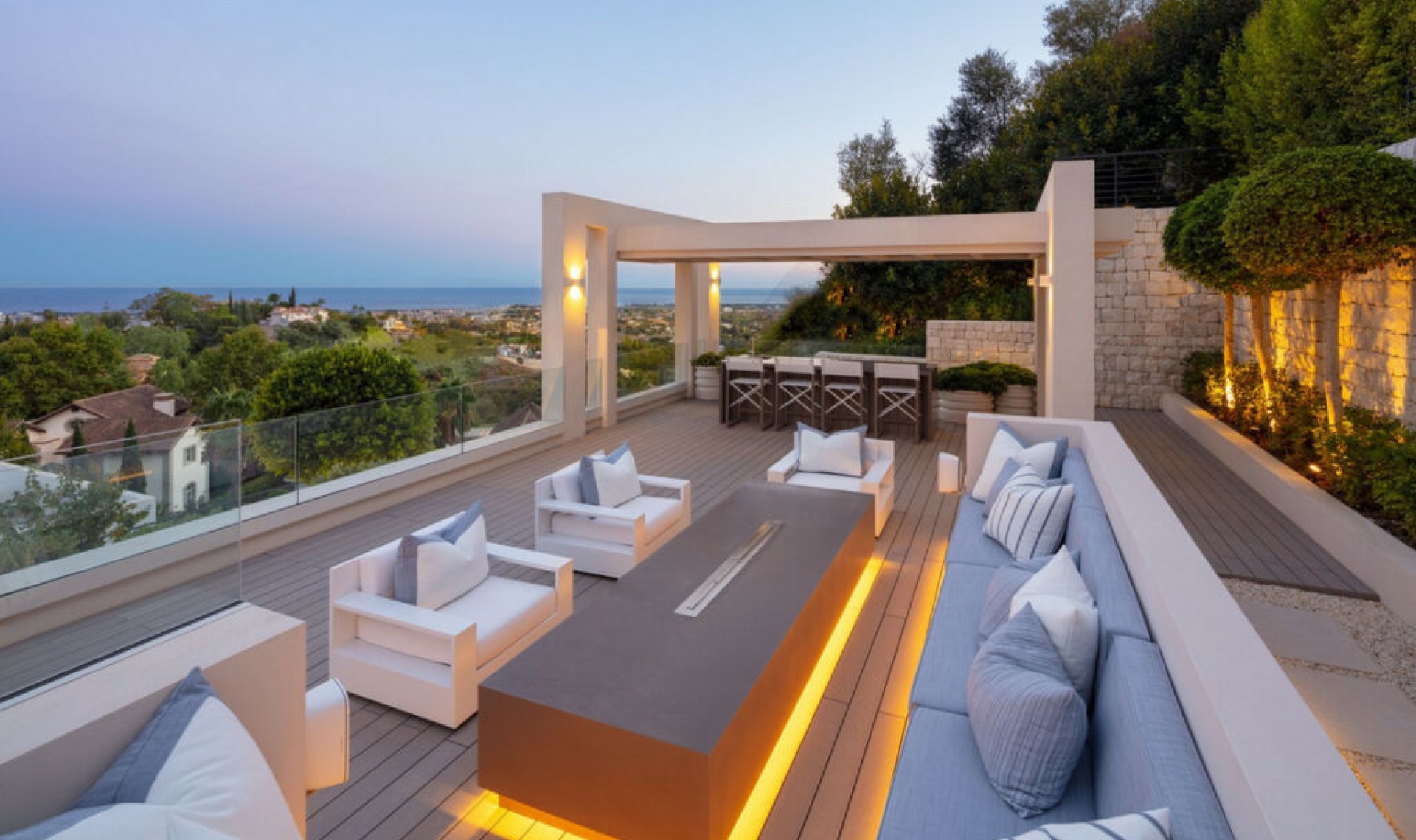 Resale - House -
La Quinta