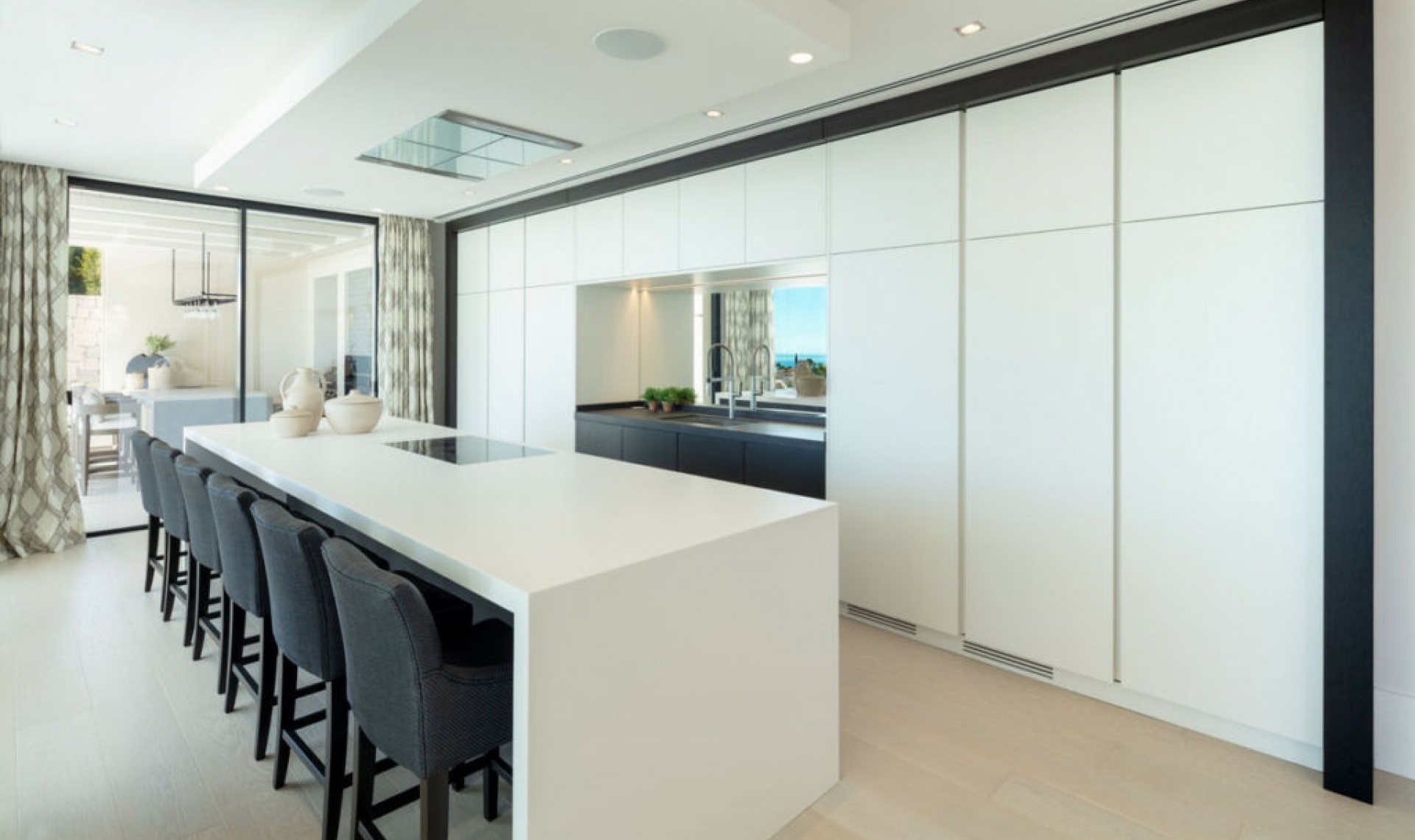 Resale - House -
La Quinta