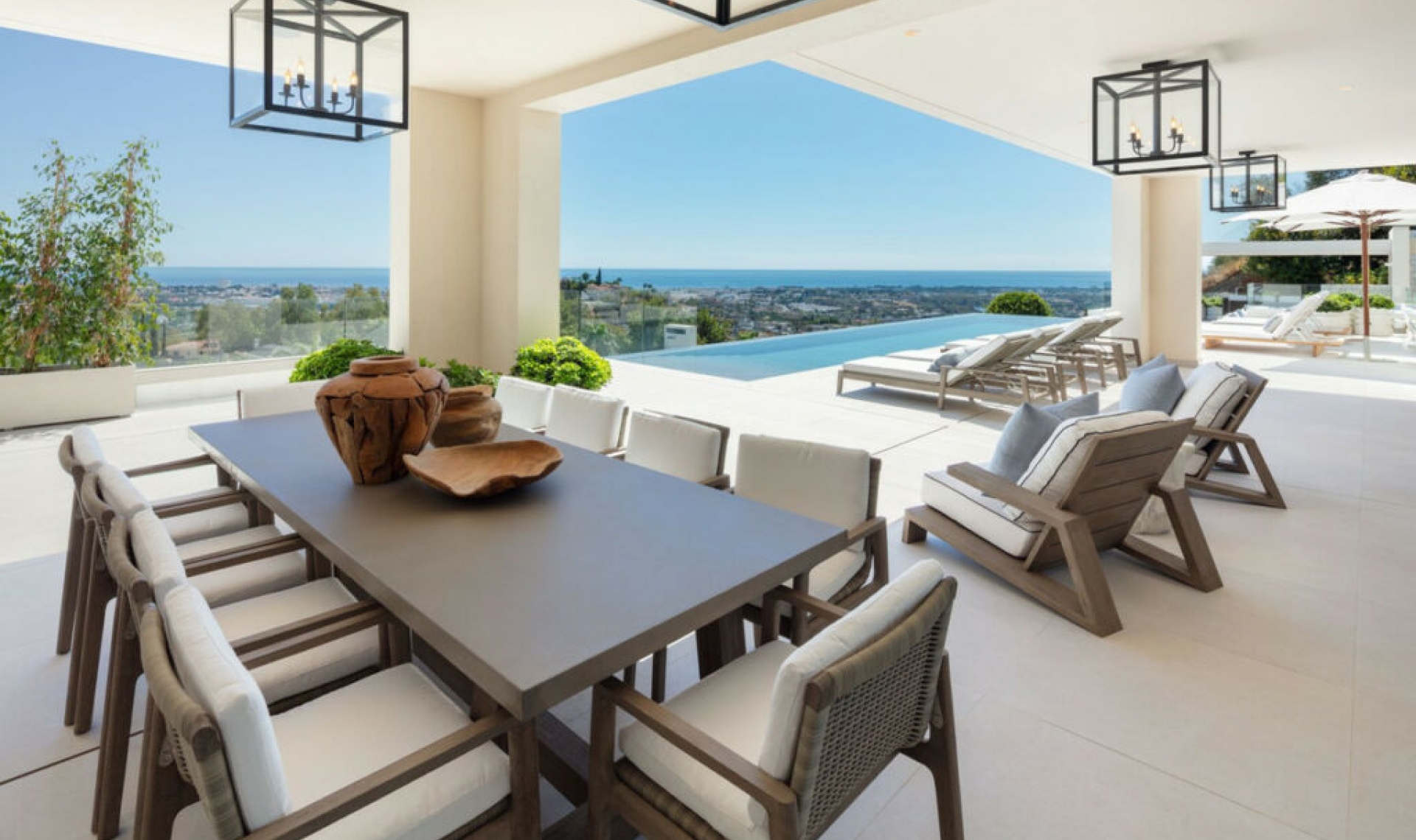 Resale - House -
La Quinta