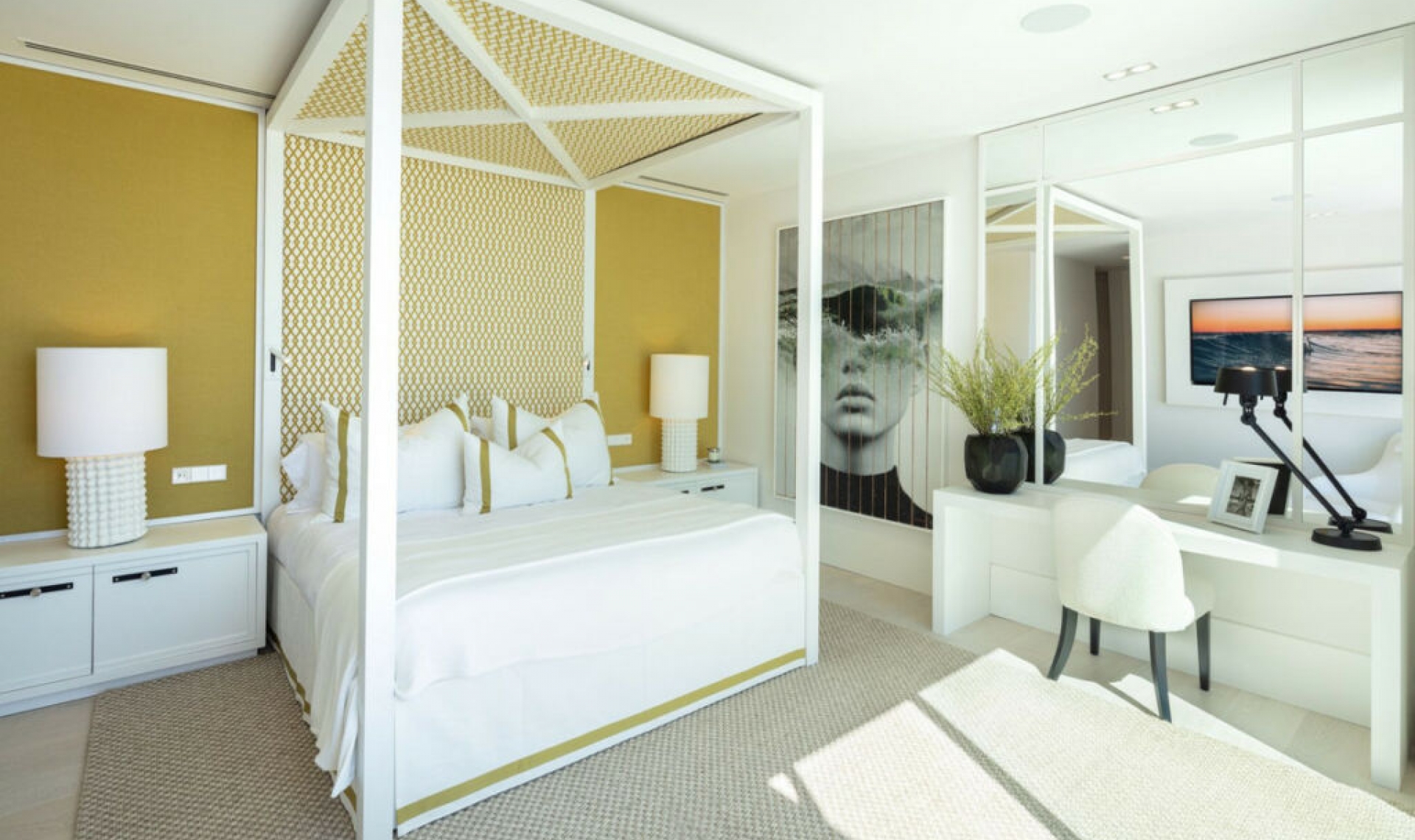 Resale - House -
La Quinta