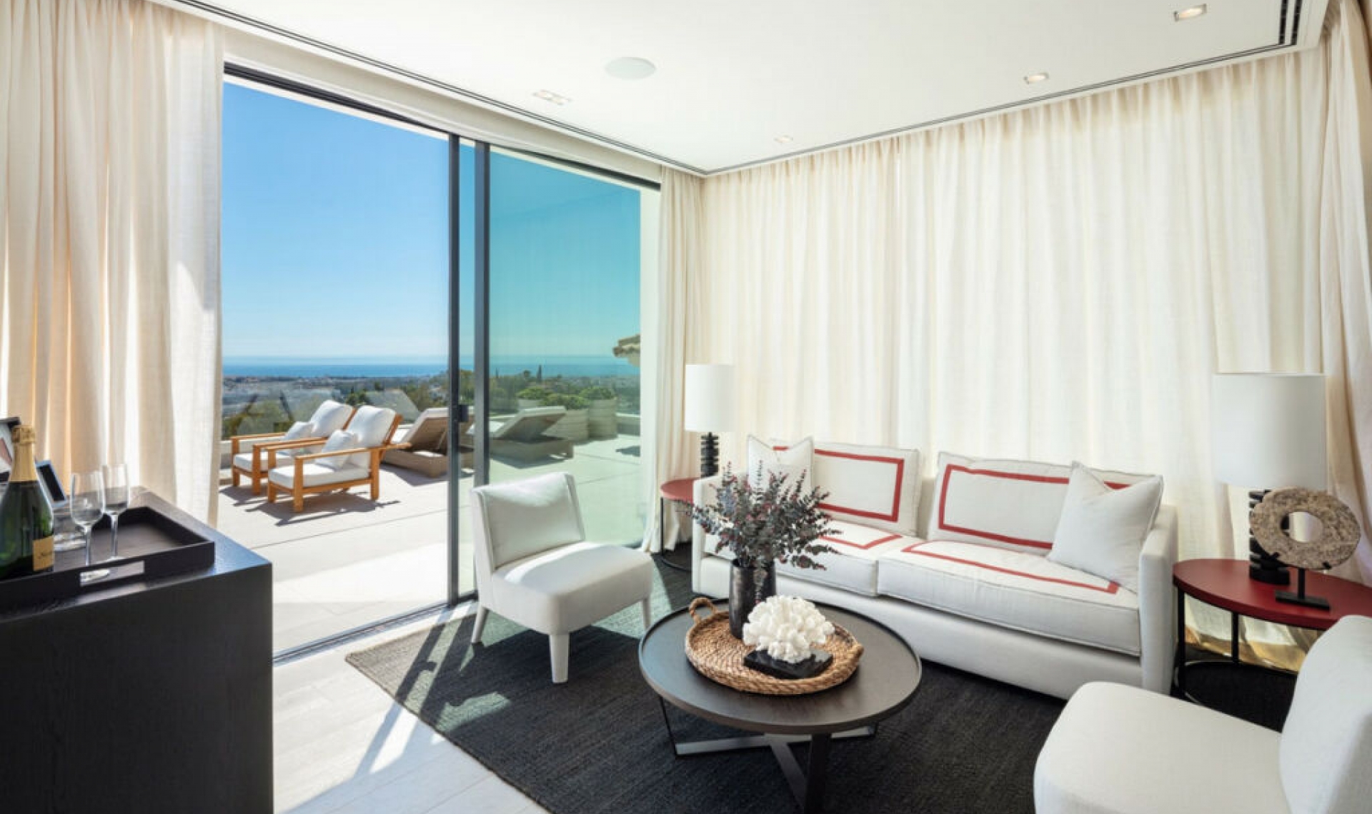 Resale - House -
La Quinta