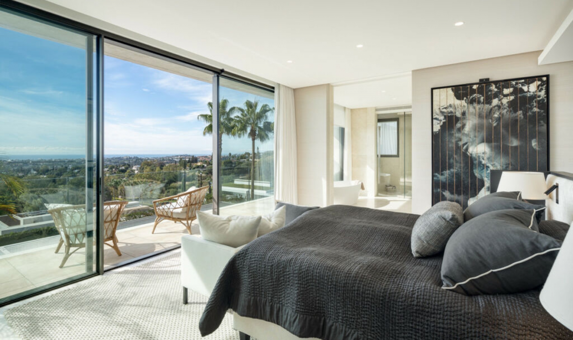 Resale - House -
La Quinta