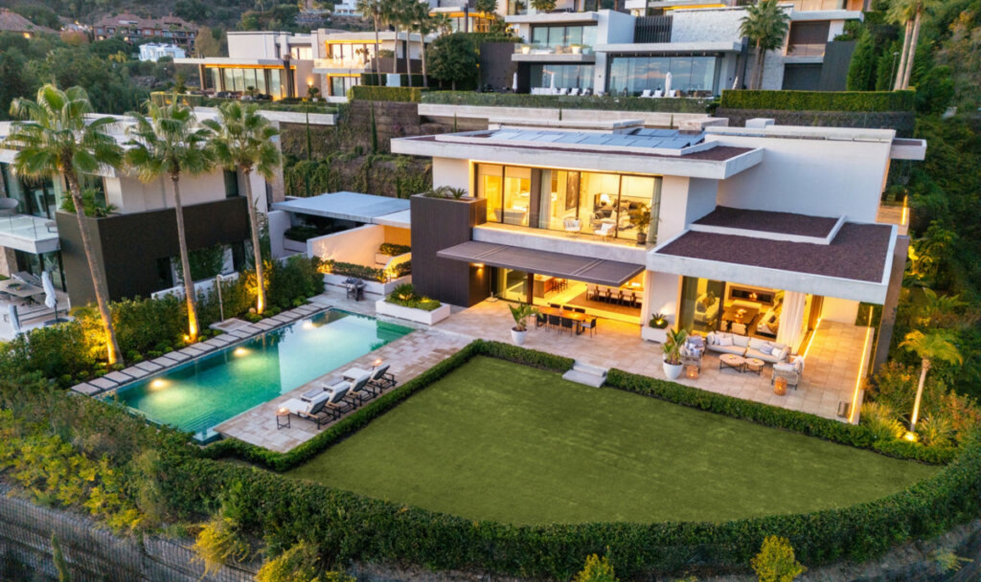 Resale - House -
La Quinta