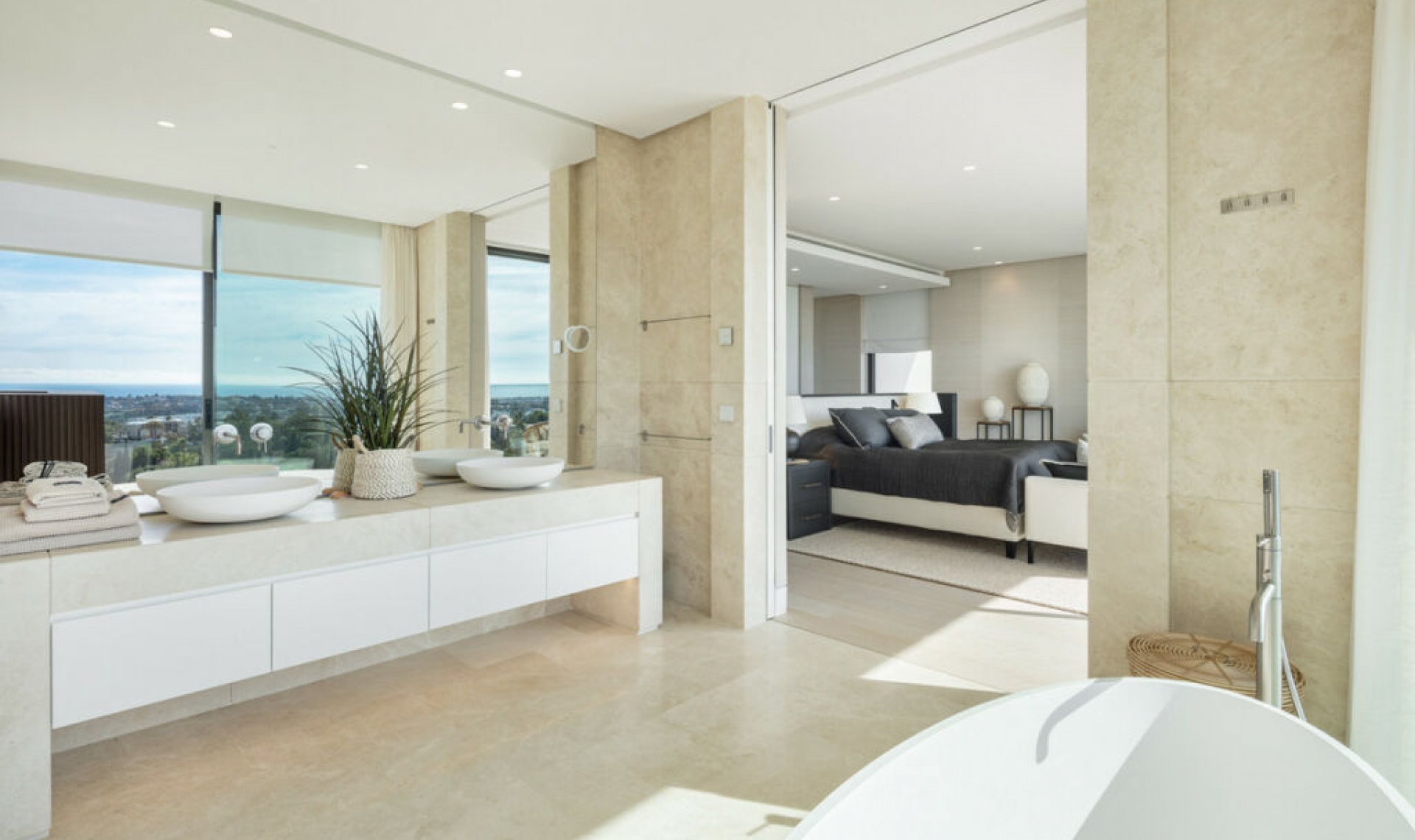 Resale - House -
La Quinta