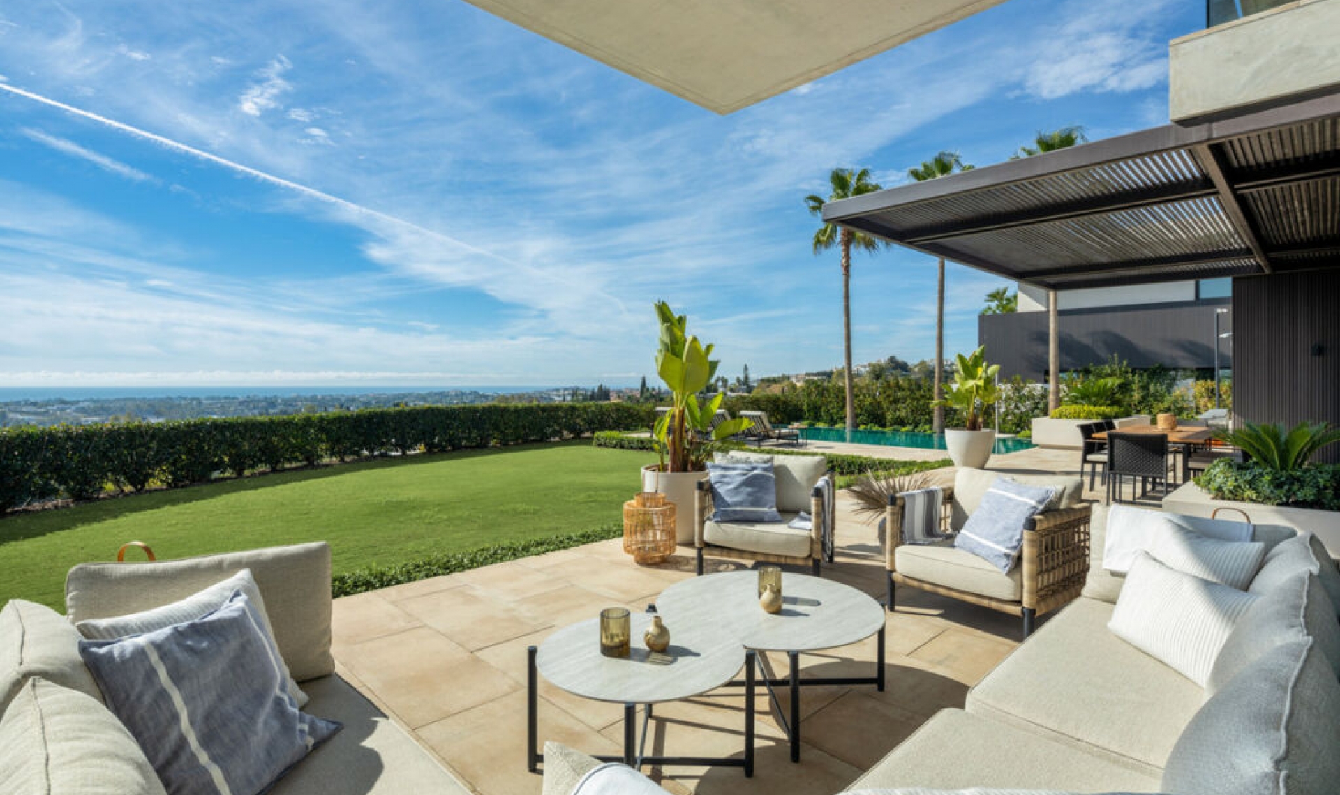 Resale - House -
La Quinta