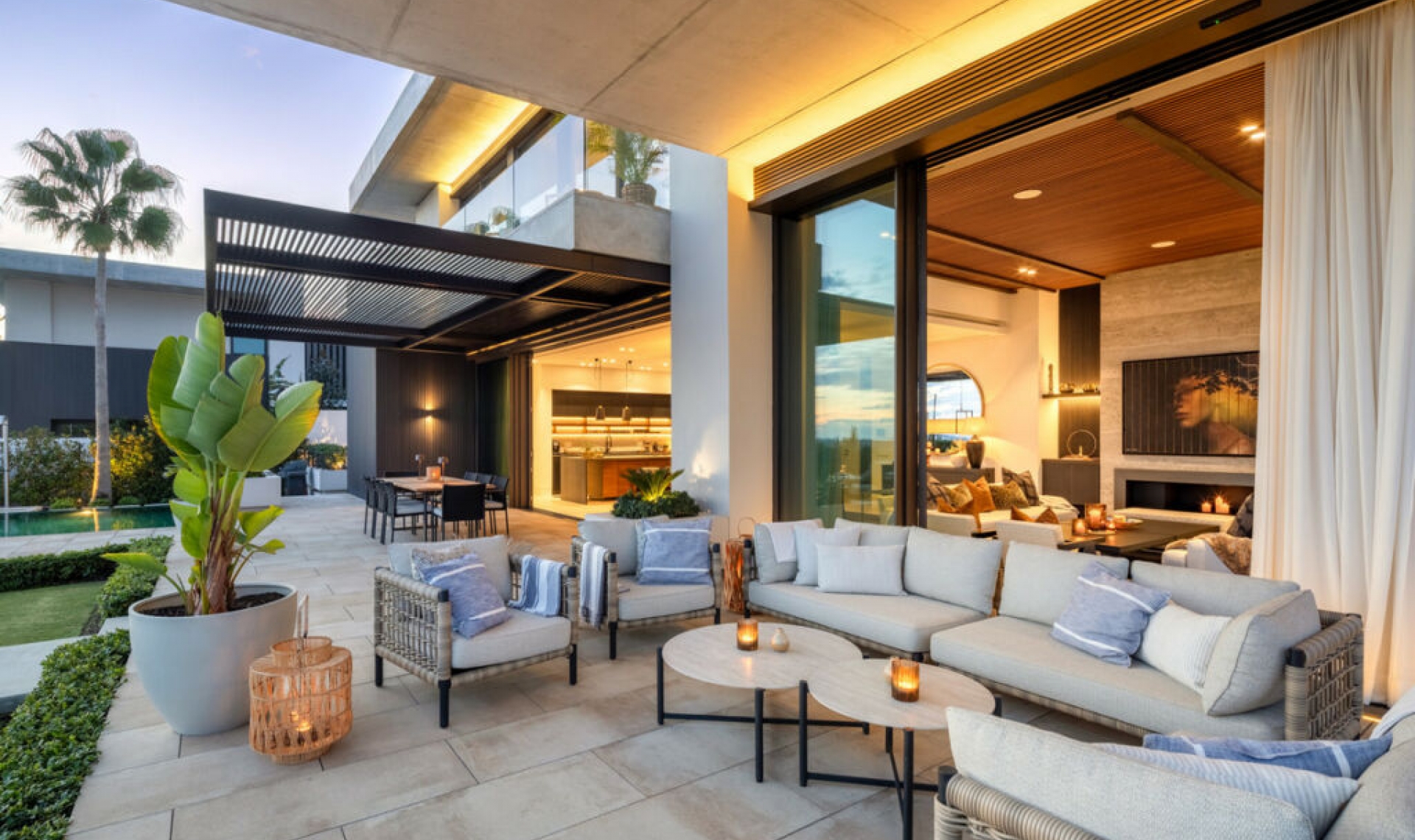 Resale - House -
La Quinta