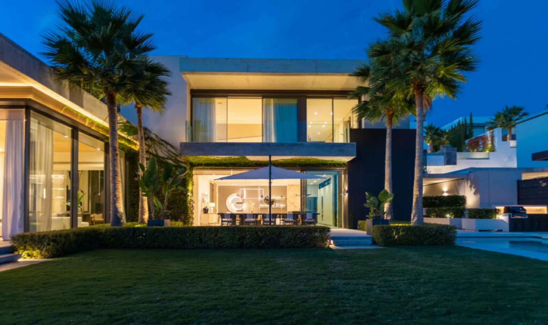 Resale - House -
La Quinta