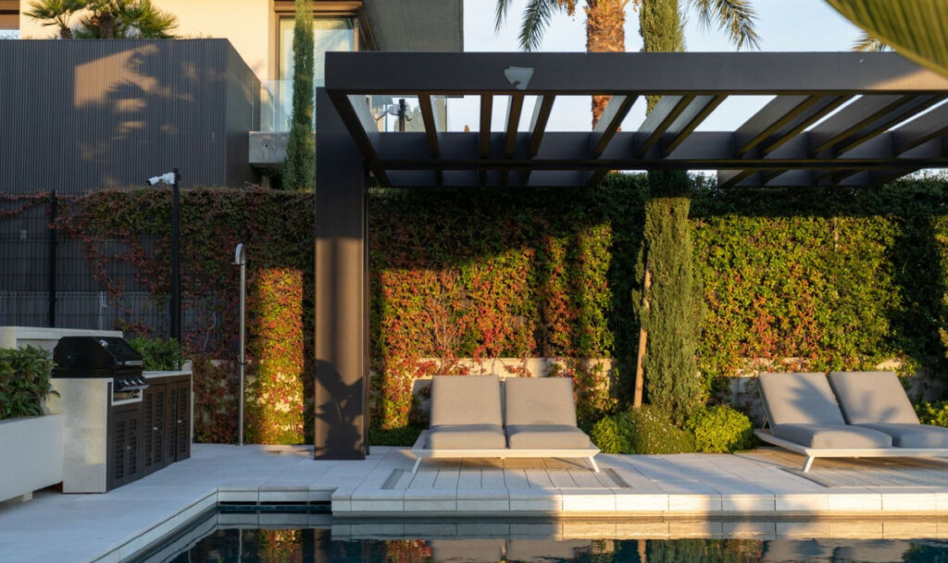 Resale - House -
La Quinta